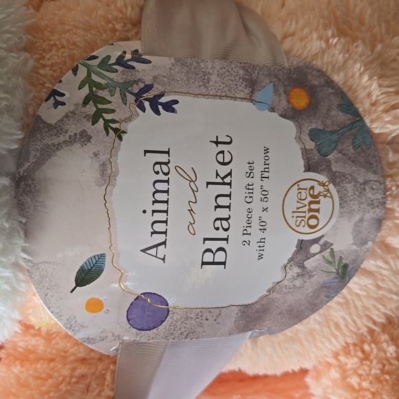 NWT Racoon Blanket - Picture 2 of 6